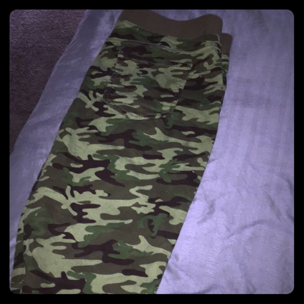 camaflouge pants 💅🏼